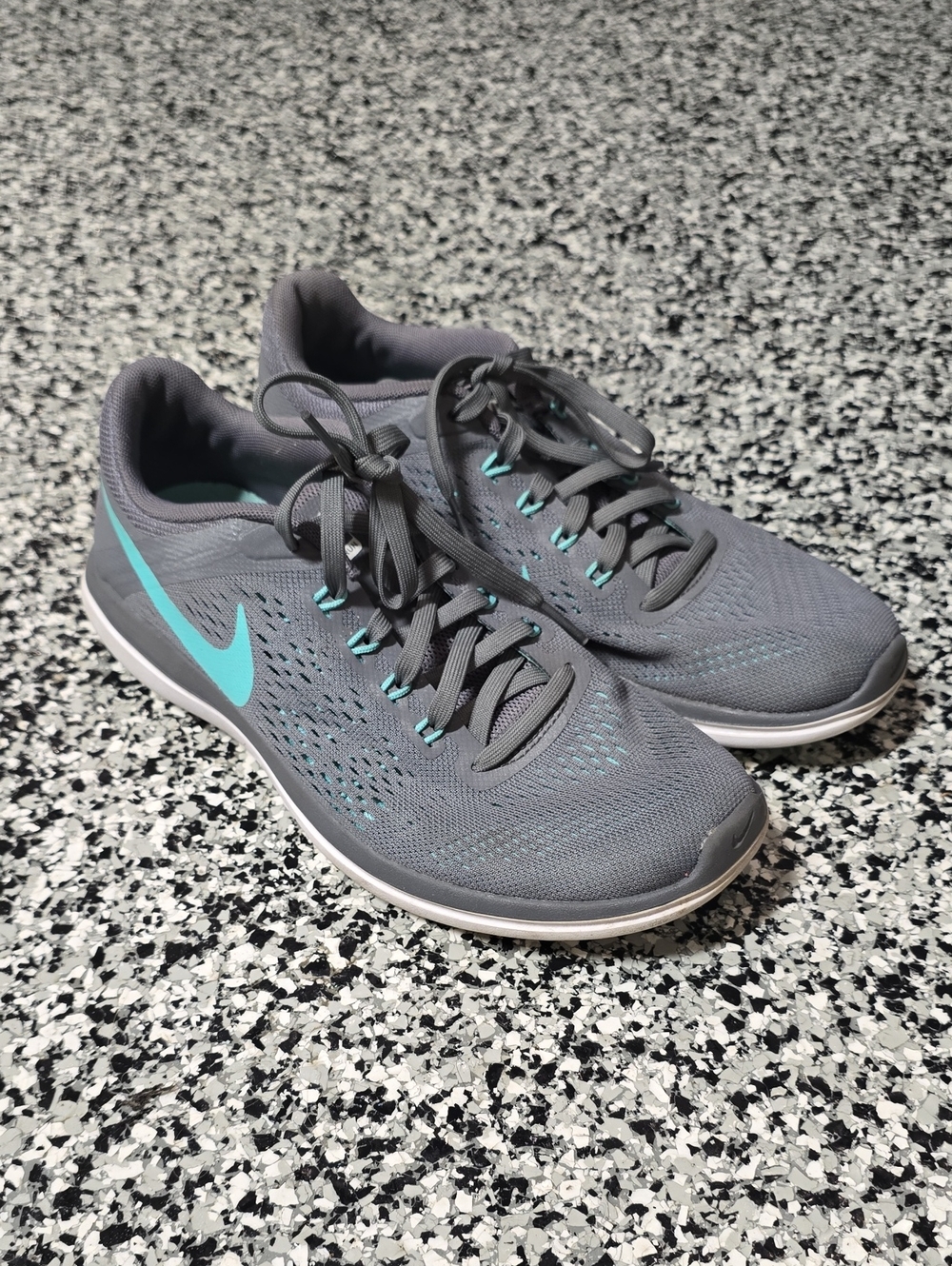 Nike Women's Gray/Turquoise Running Shoes